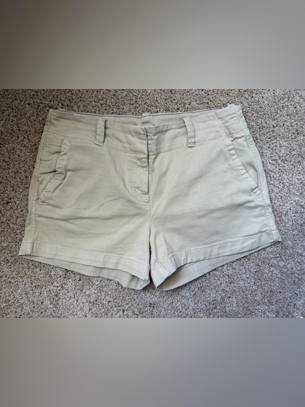 Vineyard Vines Women's Light Tan Flat Front Shorts
